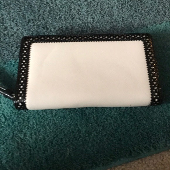Anne Klein wristlet/wallet - Picture 4 of 4